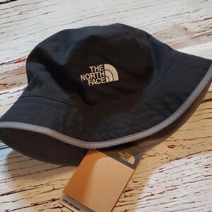 🆕️ The North Face Kids Reversible Bucket Hat 🧑
